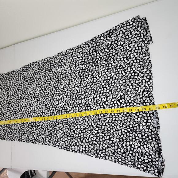 Avocado Women's Black and White Floral Casual Dress - Picture 6 of 8